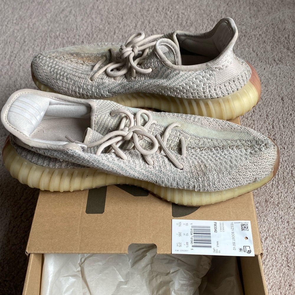 Yeezy Boost 350 V2